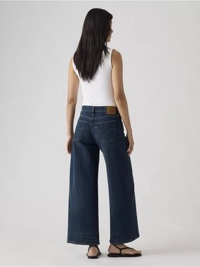 NWT Levi’s Premium 728 High Rise Wide Leg Jeans Women’s Size 31x24 Blue Raw Hem